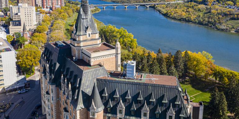 Estas son algunas ciudades que pagan por vivir allí